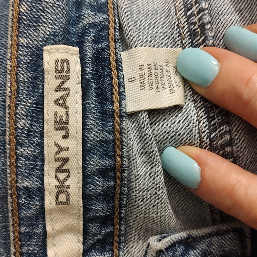 Women's vintage DKNY Capri jeans size 6